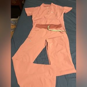 Mauve set. Small top. Xs bottoms.